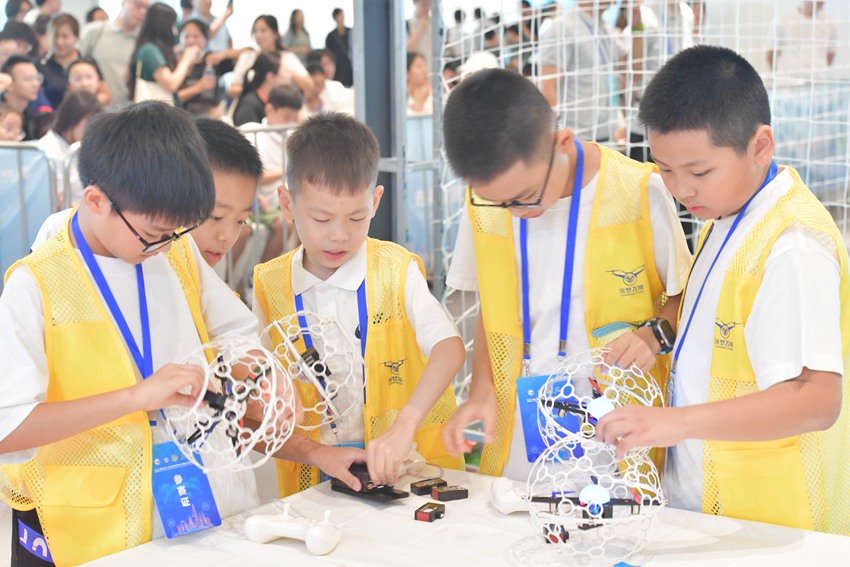 首屆FIDA國際無人機足球世界杯中國區(qū)選拔賽現(xiàn)場。王鴻明供圖