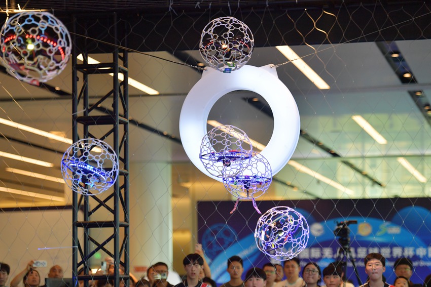 首屆FIDA國際無人機足球世界杯中國區(qū)選拔賽現(xiàn)場。王鴻明供圖