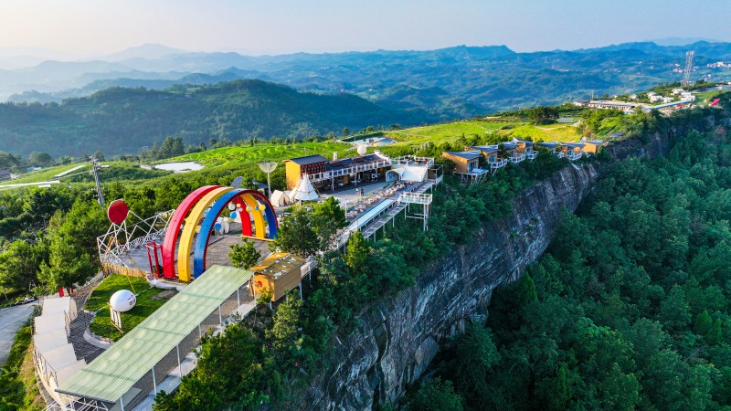 航拍南紫山星空露營基地。宣漢縣委宣傳部供圖