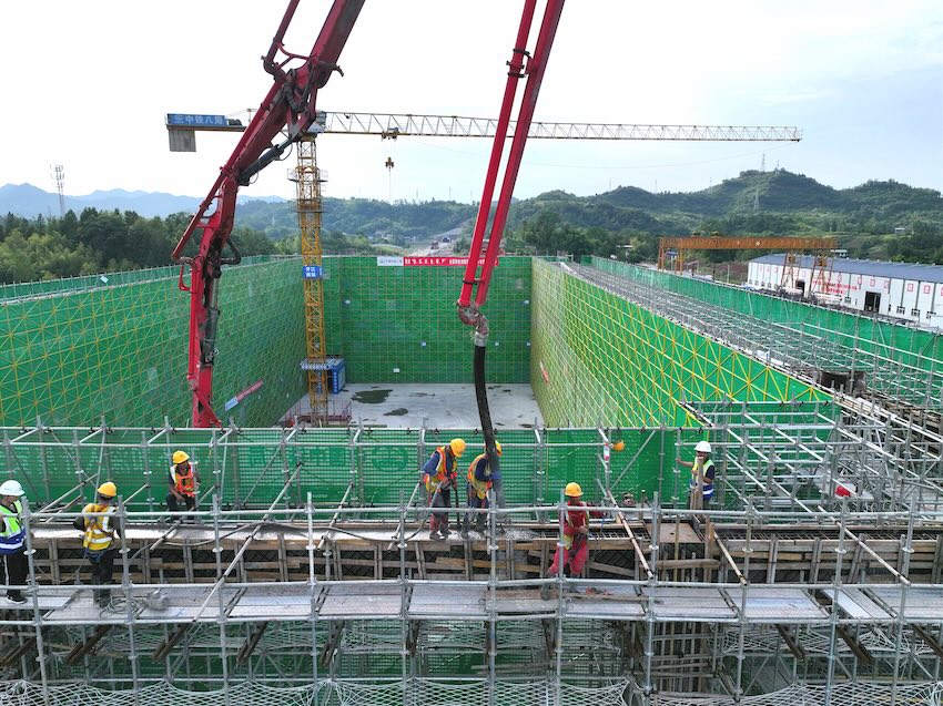 開江南站建設(shè)穩(wěn)步推進(jìn)。成達(dá)萬高鐵公司供圖