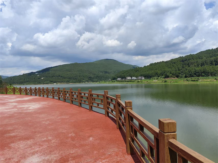 步道。汪修橋供圖