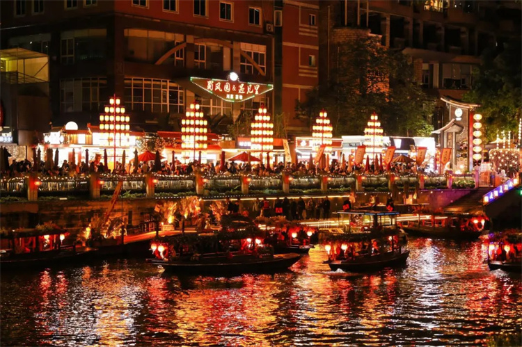 夜游錦江。成都文旅供圖