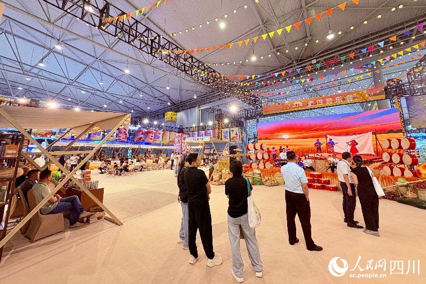 第十一屆四川農(nóng)業(yè)博覽會現(xiàn)場。人民網(wǎng)記者 朱虹攝