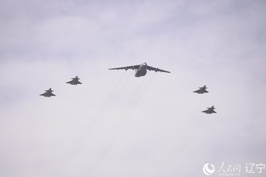 【組圖】第十二批30位在韓中國(guó)人民志愿軍烈士遺骸回到祖國(guó)【2】