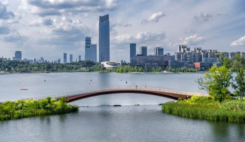 興隆湖。米克攝