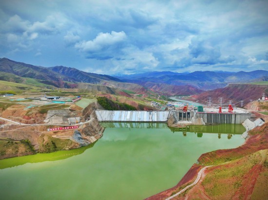 瑪爾擋水電站大壩全景。張海軒攝（瑪爾擋水電站供圖）